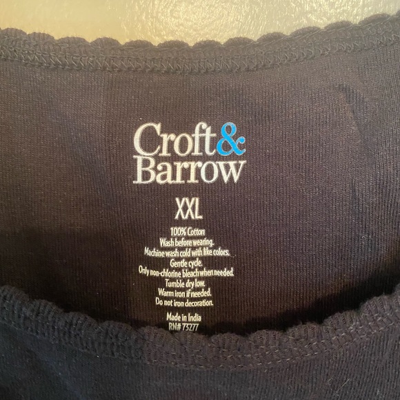 Croft & Barrow woman’s 2x black tank top - Picture 2 of 3